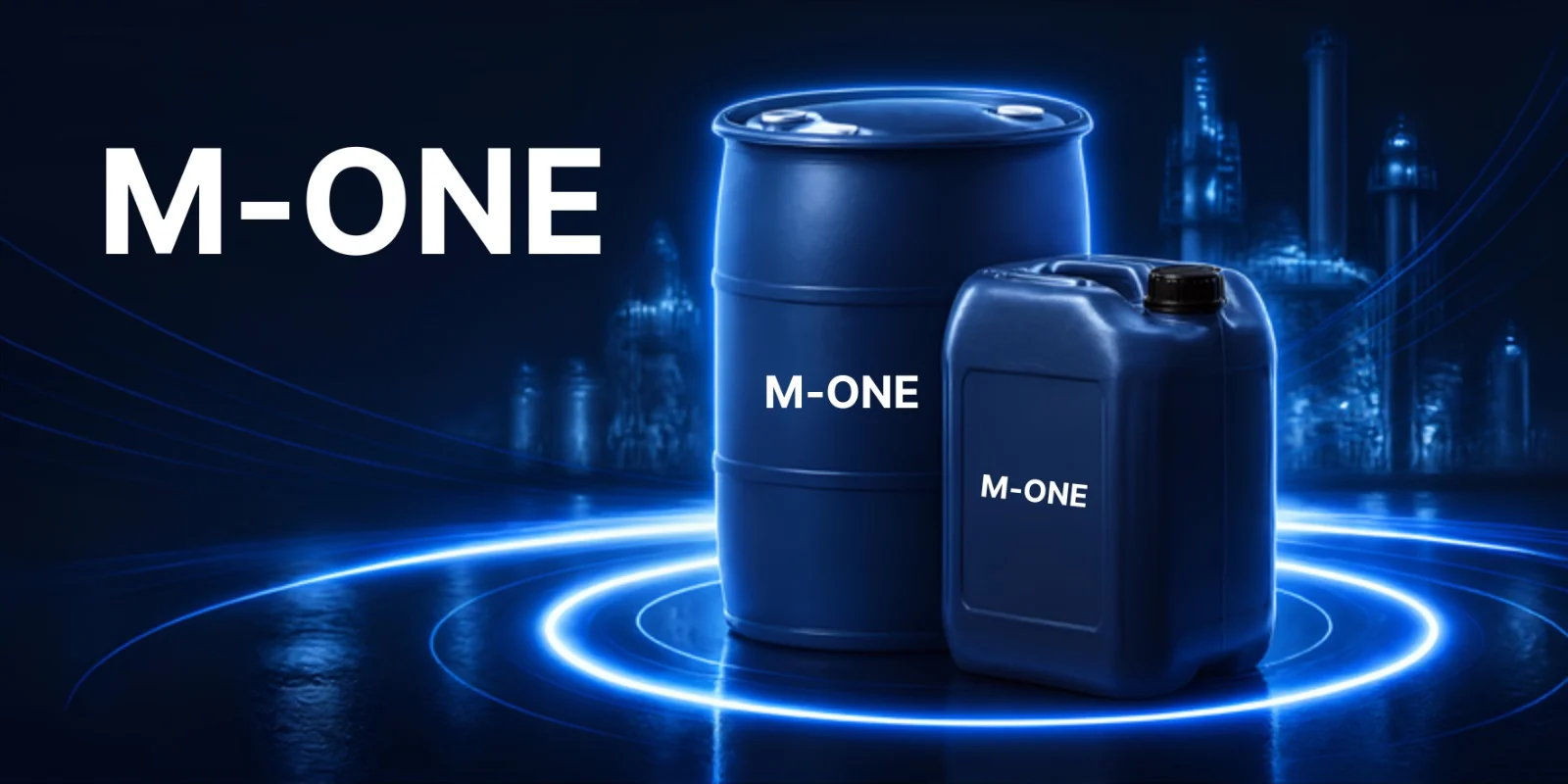 ถังและแกลลอนเคมีภัณฑ์ M-ONE บนพื้นหลังโรงงานโทนน้ำเงิน